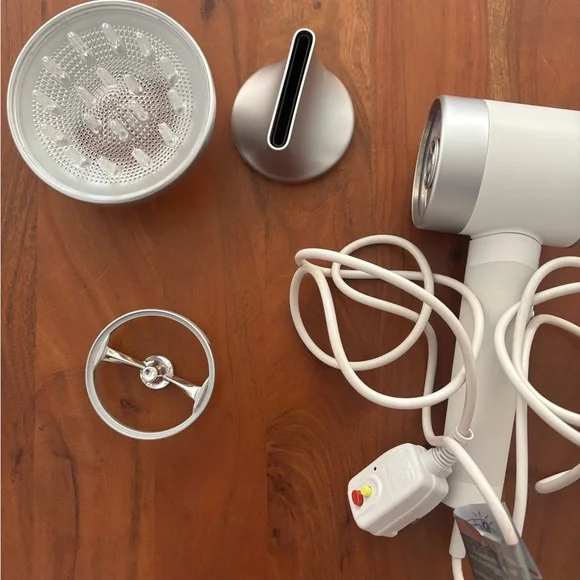 Zuvi Halo Hair Dryer - Picture 9 of 15